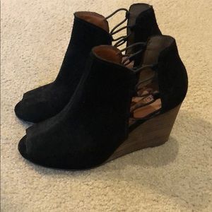 Lucky Brand women’s open toe bootie